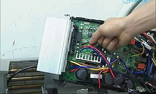 沙坪坝美的空调电话是多少